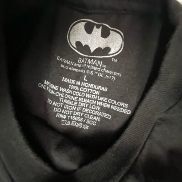 Batman T-shirt With Vintage Inspired Logo Men’s Size Large Black Never Worn! - Picture 3 of 8